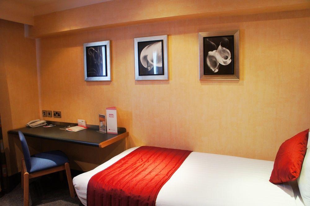 Ramada Hatfield Hatfield  Esterno foto